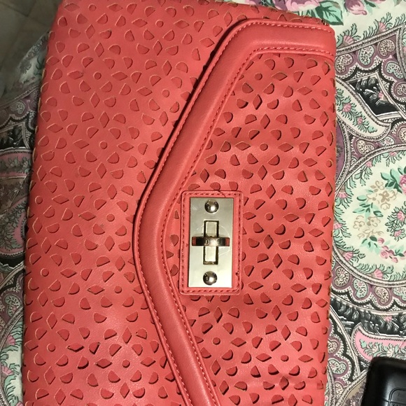 Clutch - Picture 2 of 3